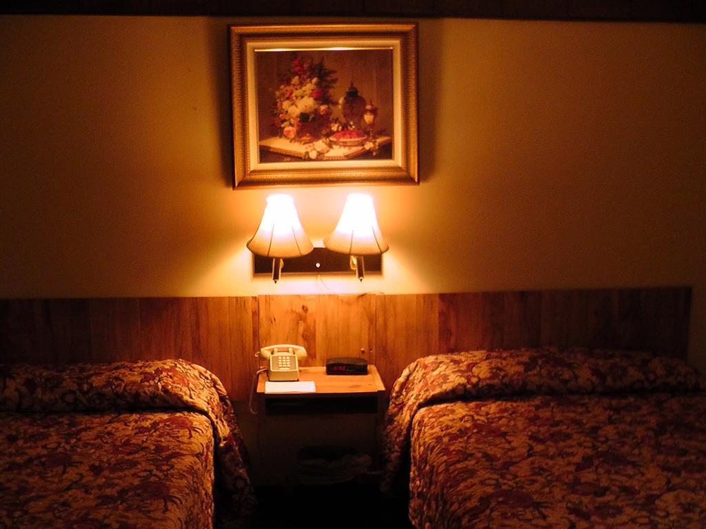 Motel 95 & Campground Hixton ภายนอก รูปภาพ